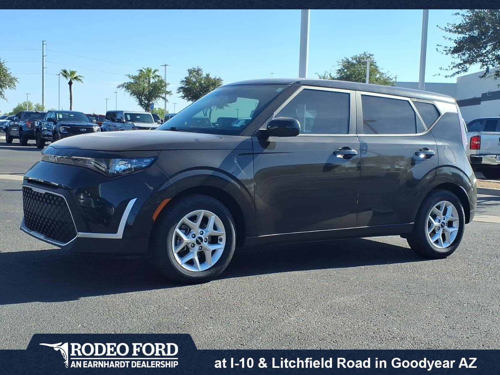 Used 2023 Kia Soul LX w/ LX Technology Package FWD image 1