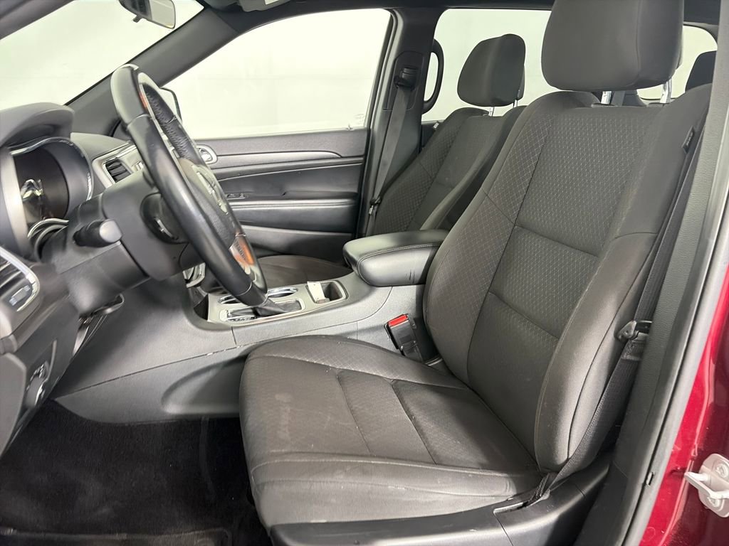 Used 2018 Jeep Grand Cherokee Laredo AWD/4WD image 11