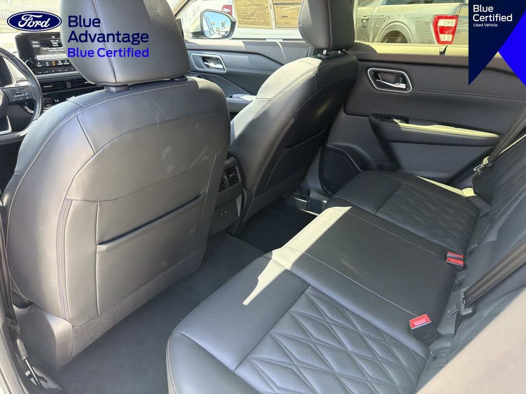Used 2023 Nissan Rogue Platinum FWD image 12