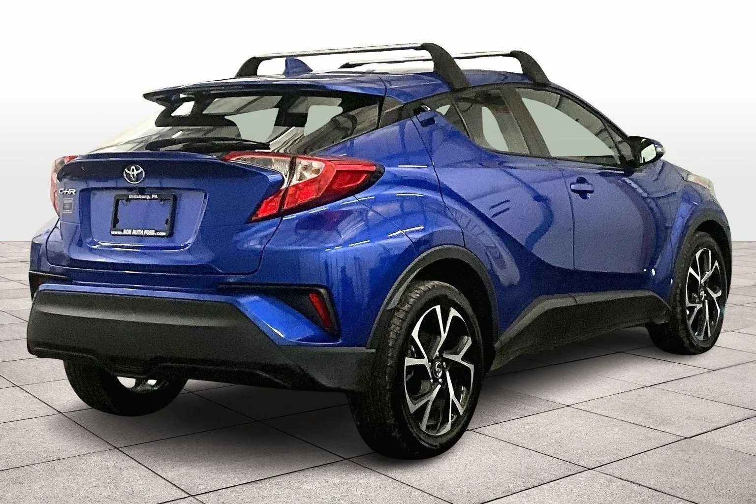 Used 2019 Toyota C-HR XLE image 3