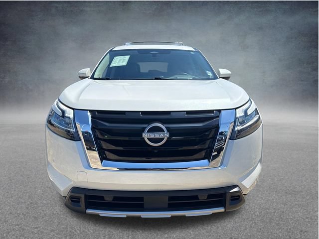 Used 2024 Nissan Pathfinder Platinum w/ Cargo Package AWD/4WD image 3