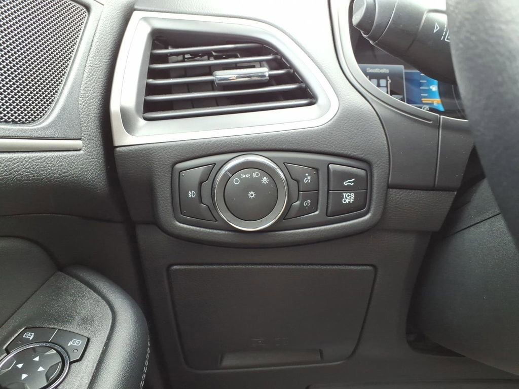 Certified 2023 Ford Edge SEL w/ Convenience Package AWD/4WD image 15