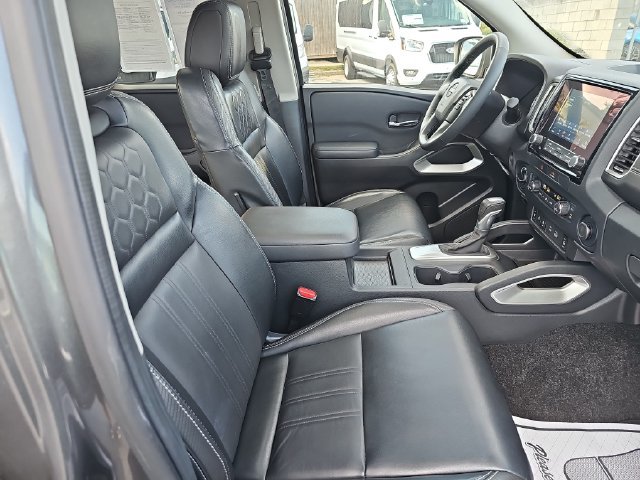 Used 2022 Nissan Frontier SV w/ SV Premium Package AWD/4WD image 12