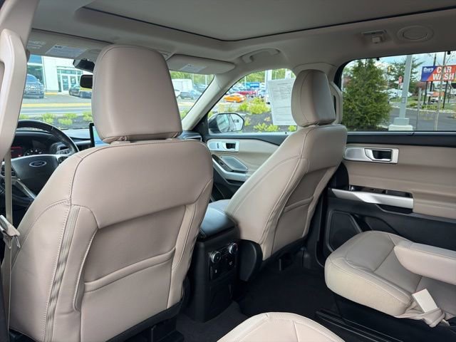 Certified 2022 Ford Explorer Limited w/ Limited Technology Package AWD/4WD image 26
