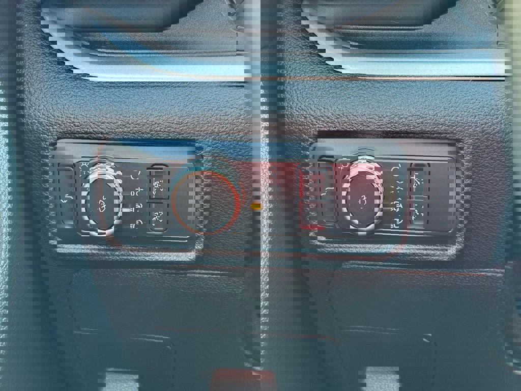 Certified 2022 Ford Explorer XLT w/ Equipment Group 202A image 29