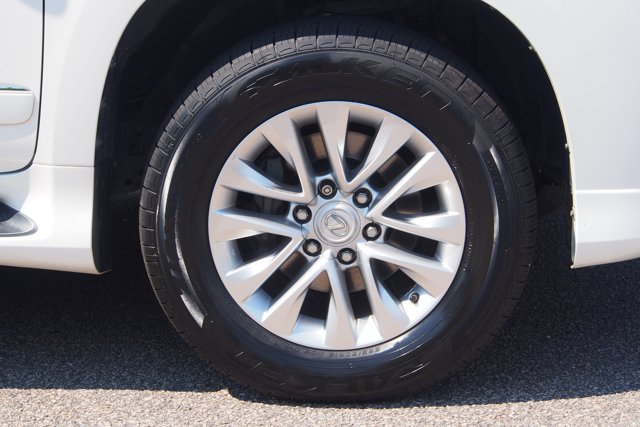 Used 2018 Lexus GX 460 Premium w/ Premium Package AWD/4WD image 9