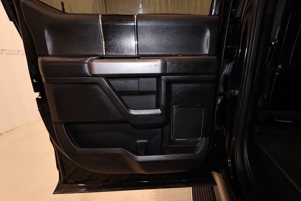 Certified 2019 Ford F450 Platinum w/ Platinum Ultimate Package AWD/4WD image 17