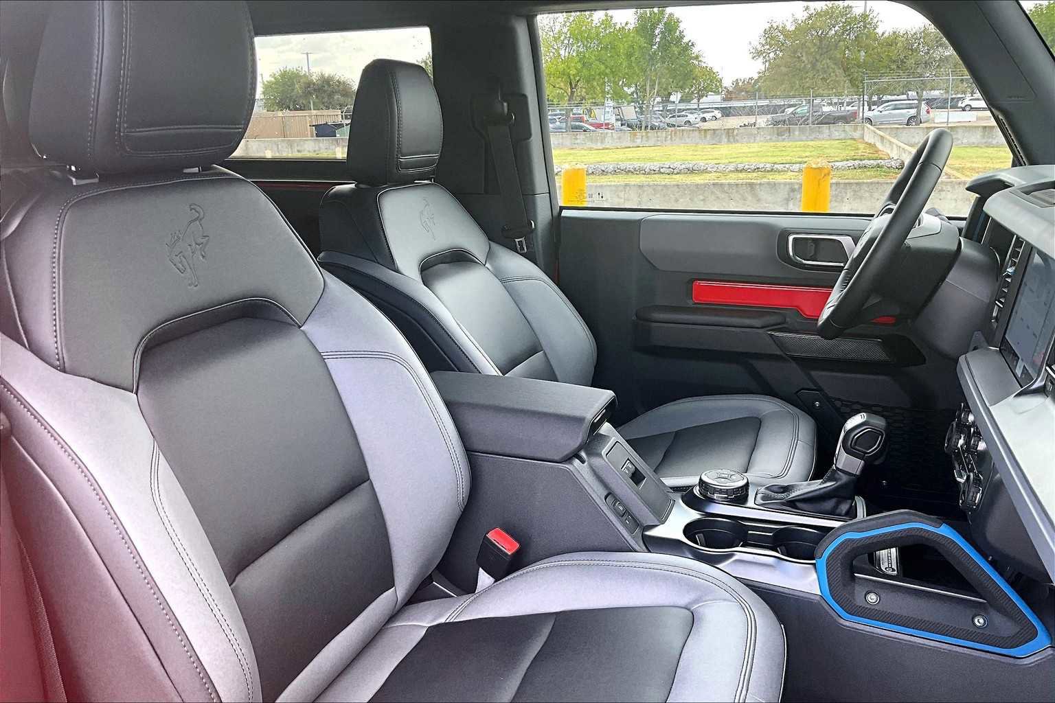 Certified 2024 Ford Bronco Black Diamond image 11