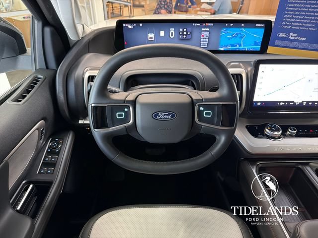 Certified 2025 Ford Expedition Active AWD/4WD image 17