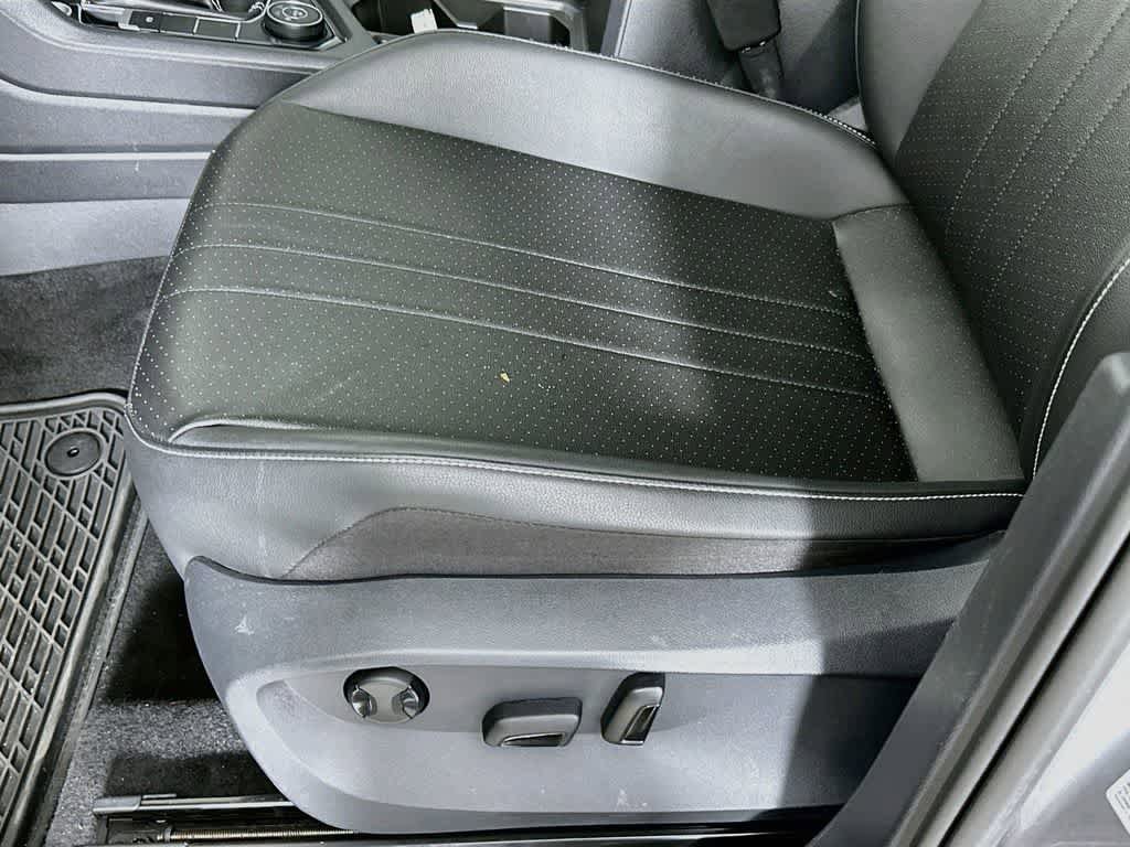 Used 2023 Volkswagen Tiguan SE R-Line AWD/4WD image 29