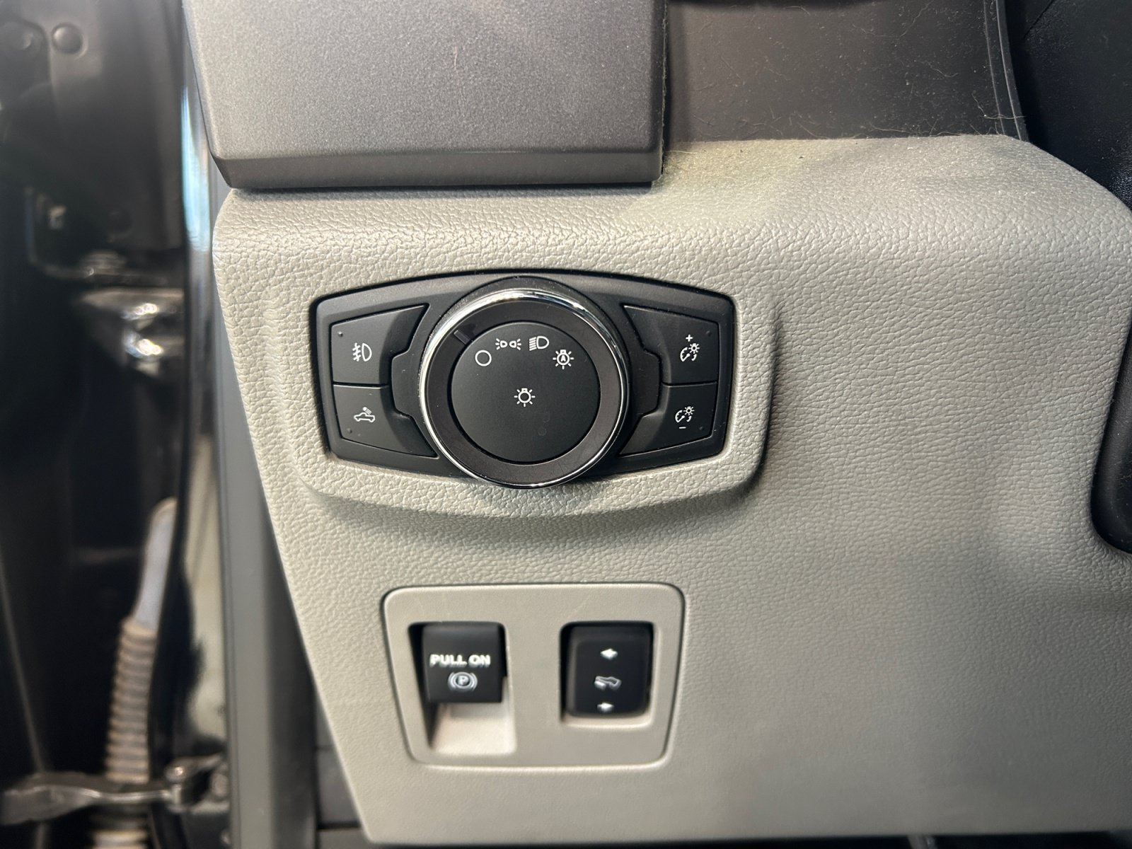 Certified 2018 Ford F150 XLT RWD image 11