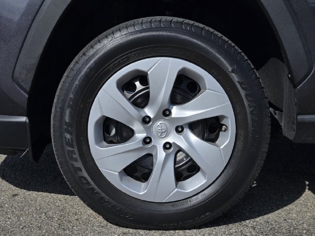 Used 2024 Toyota RAV4 LE FWD image 10