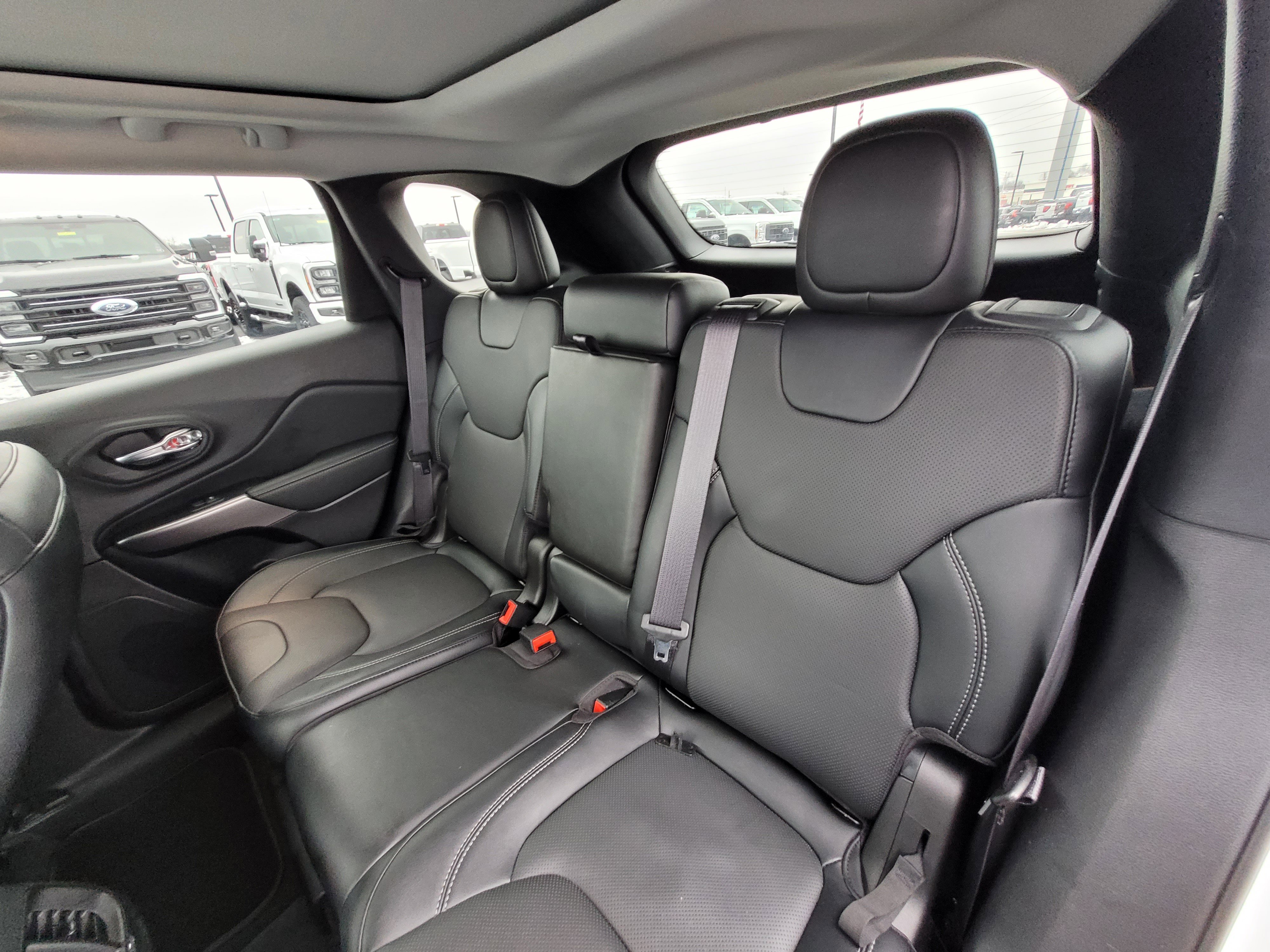 Used 2022 Jeep Cherokee Limited w/ Elite Package image 18