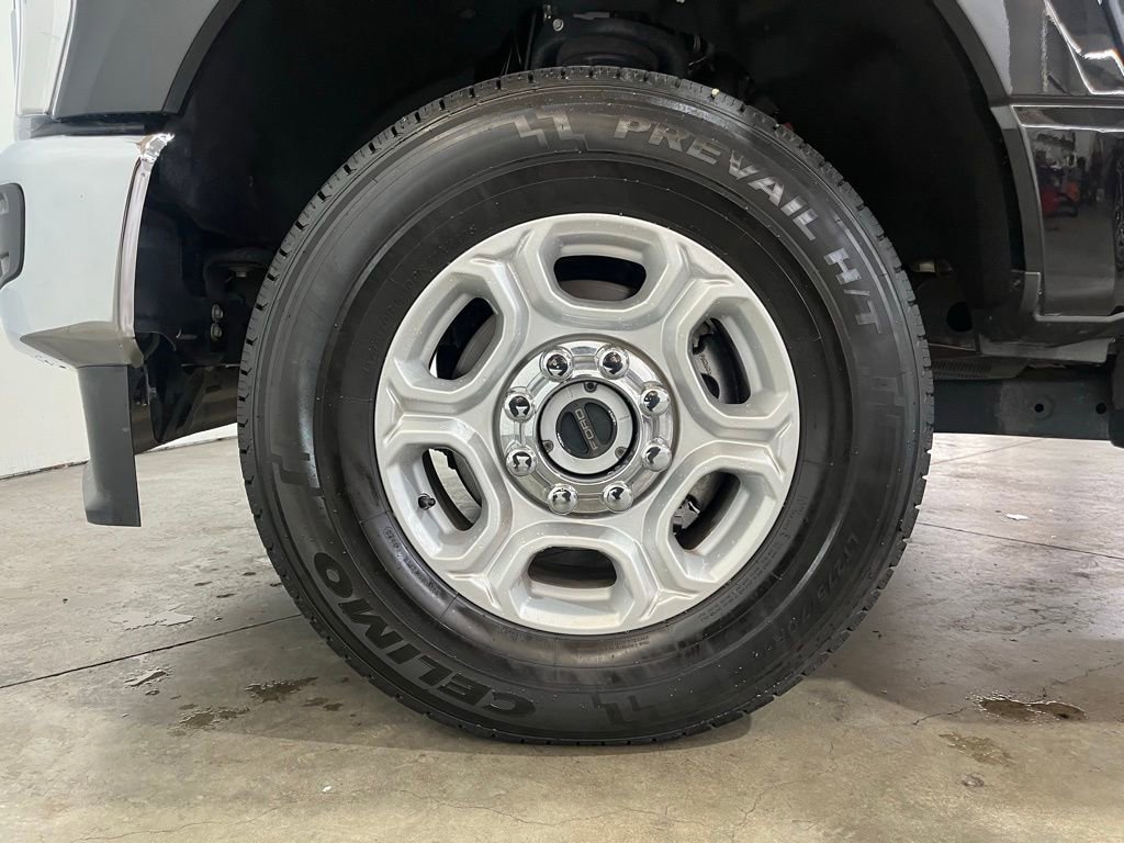 Certified 2025 Ford F250 XLT w/ FX4 Off-Road Package image 17
