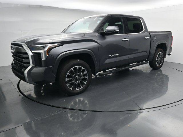Used 2025 Toyota Tundra Limited AWD/4WD image 4