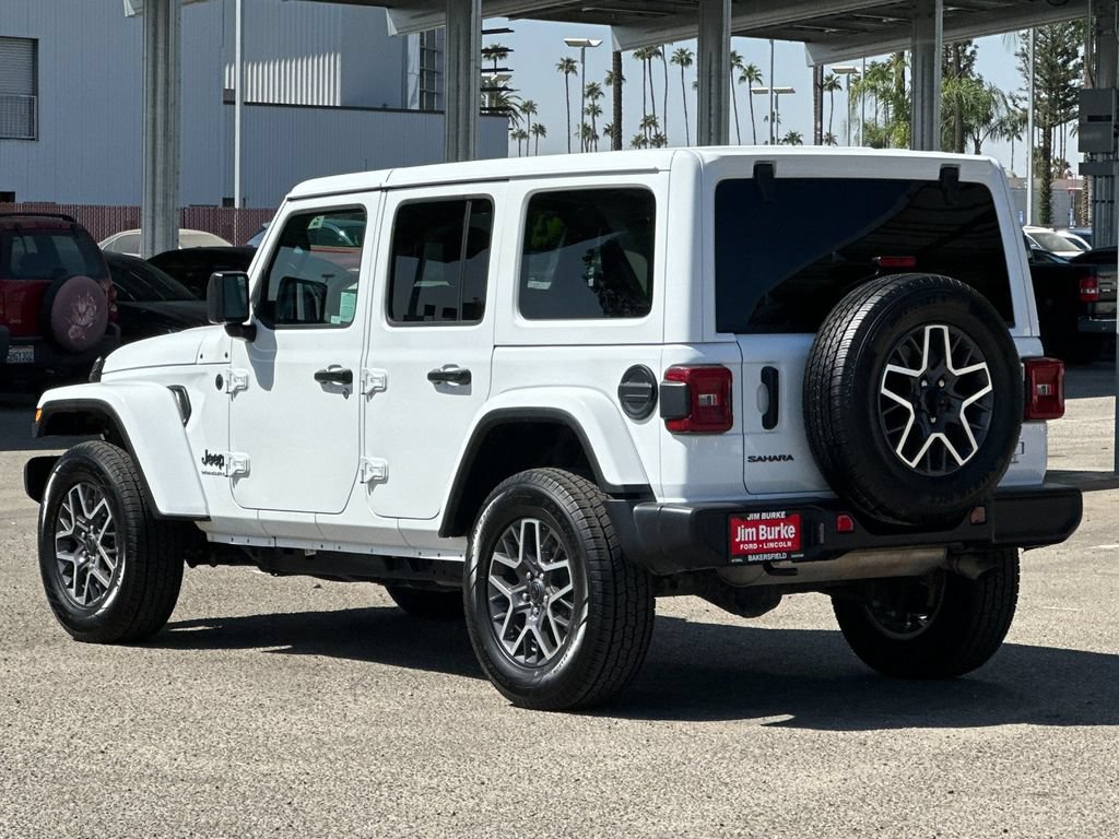 Used 2025 Jeep Wrangler Unlimited Sahara AWD/4WD image 5
