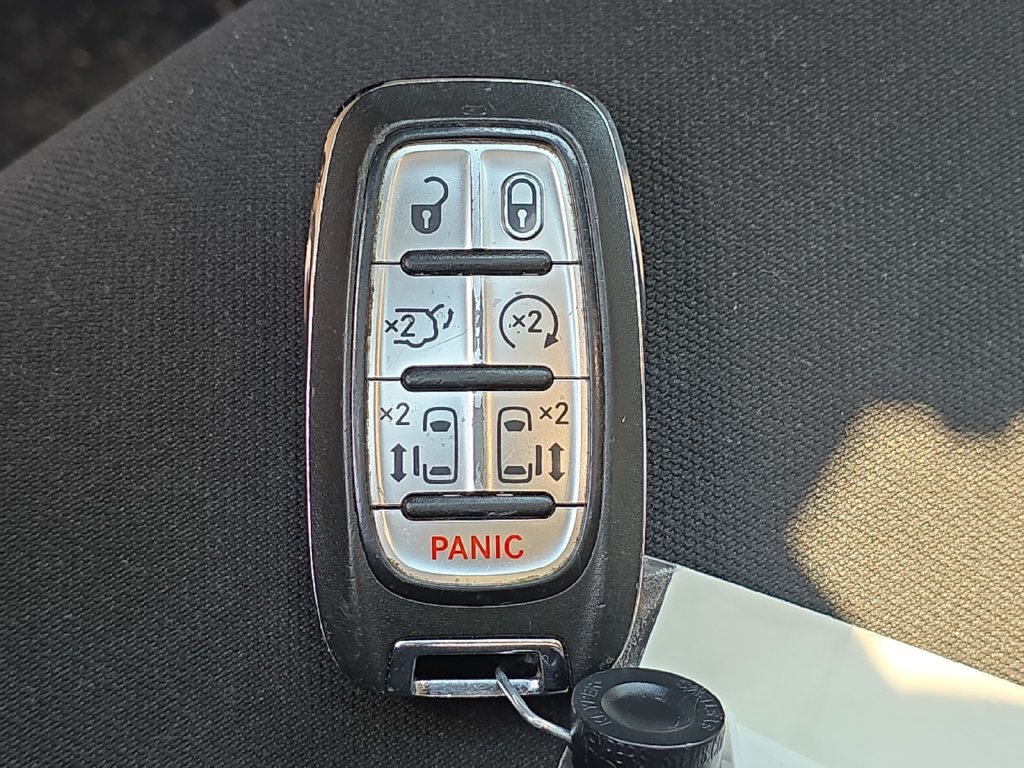 Used 2023 Chrysler Voyager LX FWD image 16