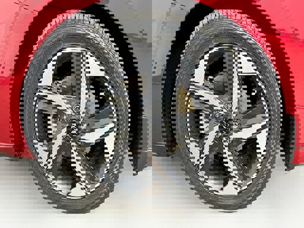 Used 2022 Hyundai Elantra Limited image 10