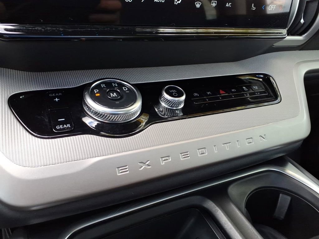 Certified 2025 Ford Expedition Active RWD image 27