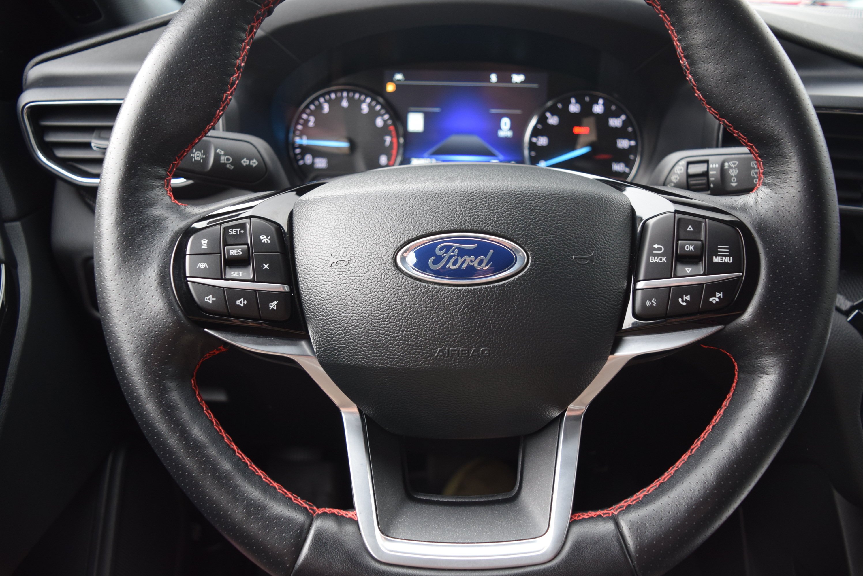 Certified 2023 Ford Explorer ST-Line AWD/4WD image 11