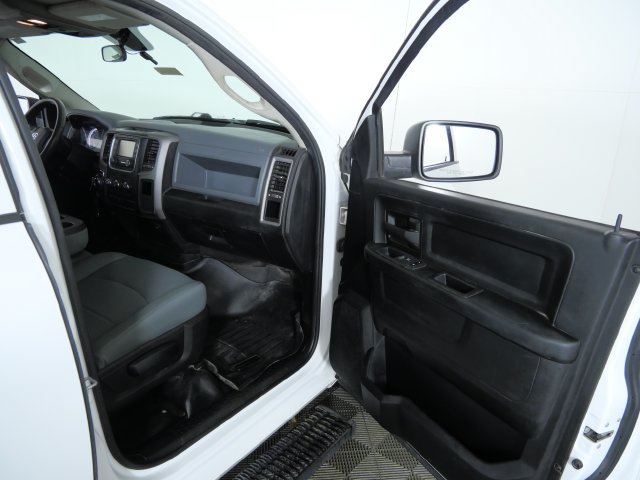 Used 2020 RAM 1500 Tradesman w/ Chrome Appearance Group AWD/4WD image 11