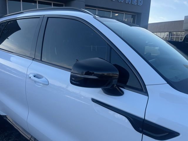 Used 2023 Kia Sorento SX image 3