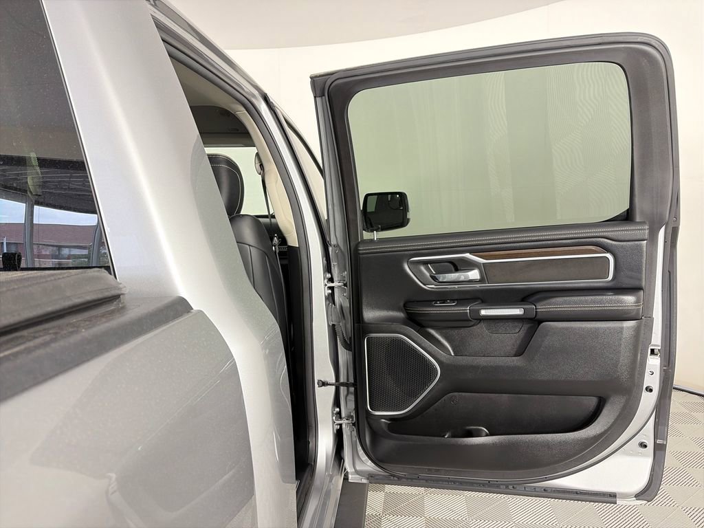 Used 2022 RAM 1500 Laramie AWD/4WD image 29