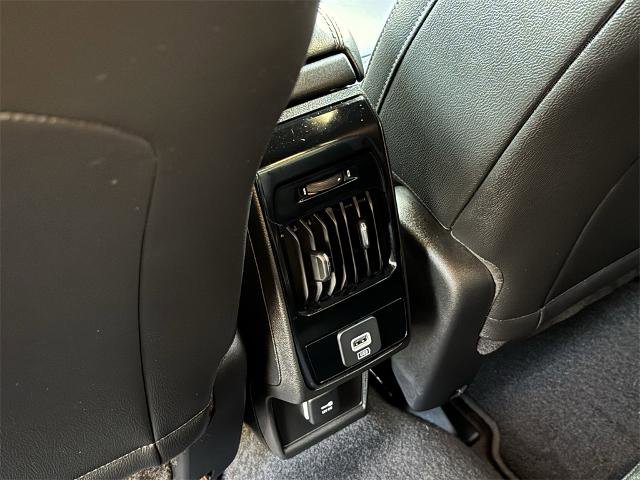 Used 2025 Jeep Compass Latitude image 16