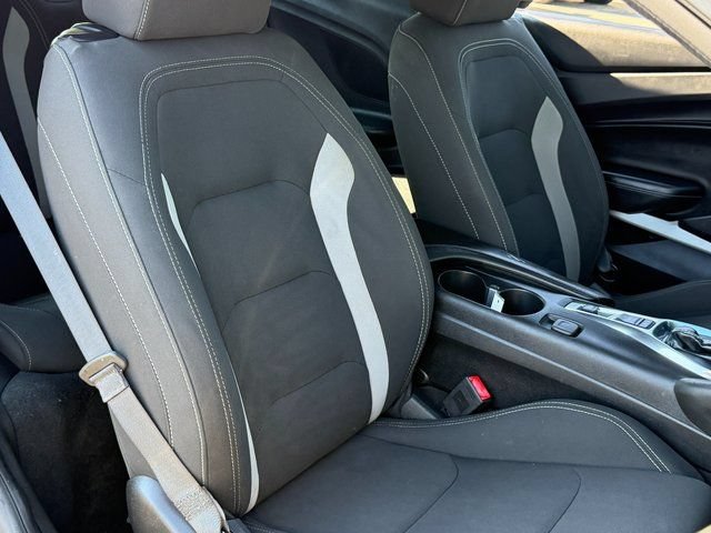 Used 2018 Chevrolet Camaro LT RWD image 27