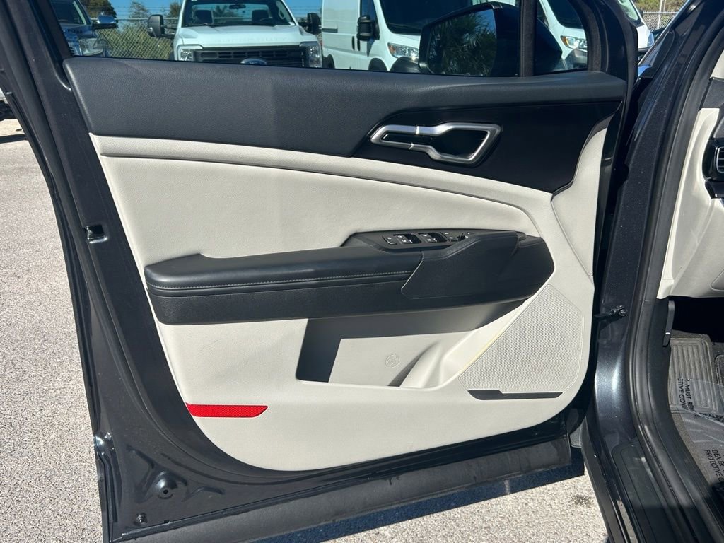 Used 2024 Kia Sportage EX image 32