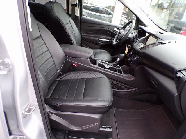 Certified 2018 Ford Escape SE w/ SE Sport Appearance Package image 14