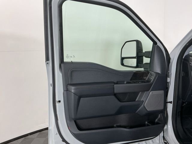 Certified 2025 Ford F450 Lariat w/ FX4 Off-Road Package image 17