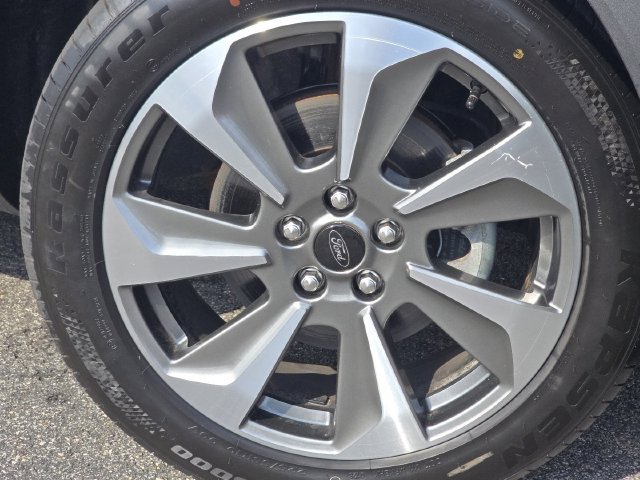 Certified 2025 Ford Escape Platinum AWD/4WD image 10