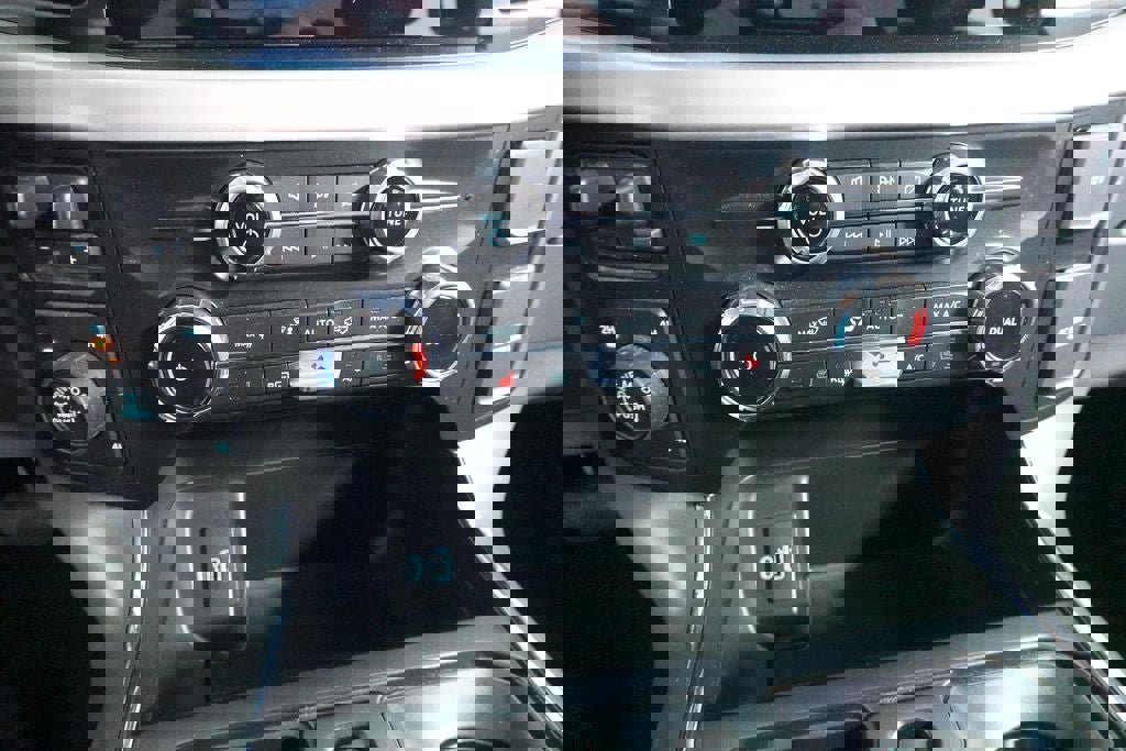 Certified 2022 Ford F150 XLT w/ Equipment Group 302A High image 16