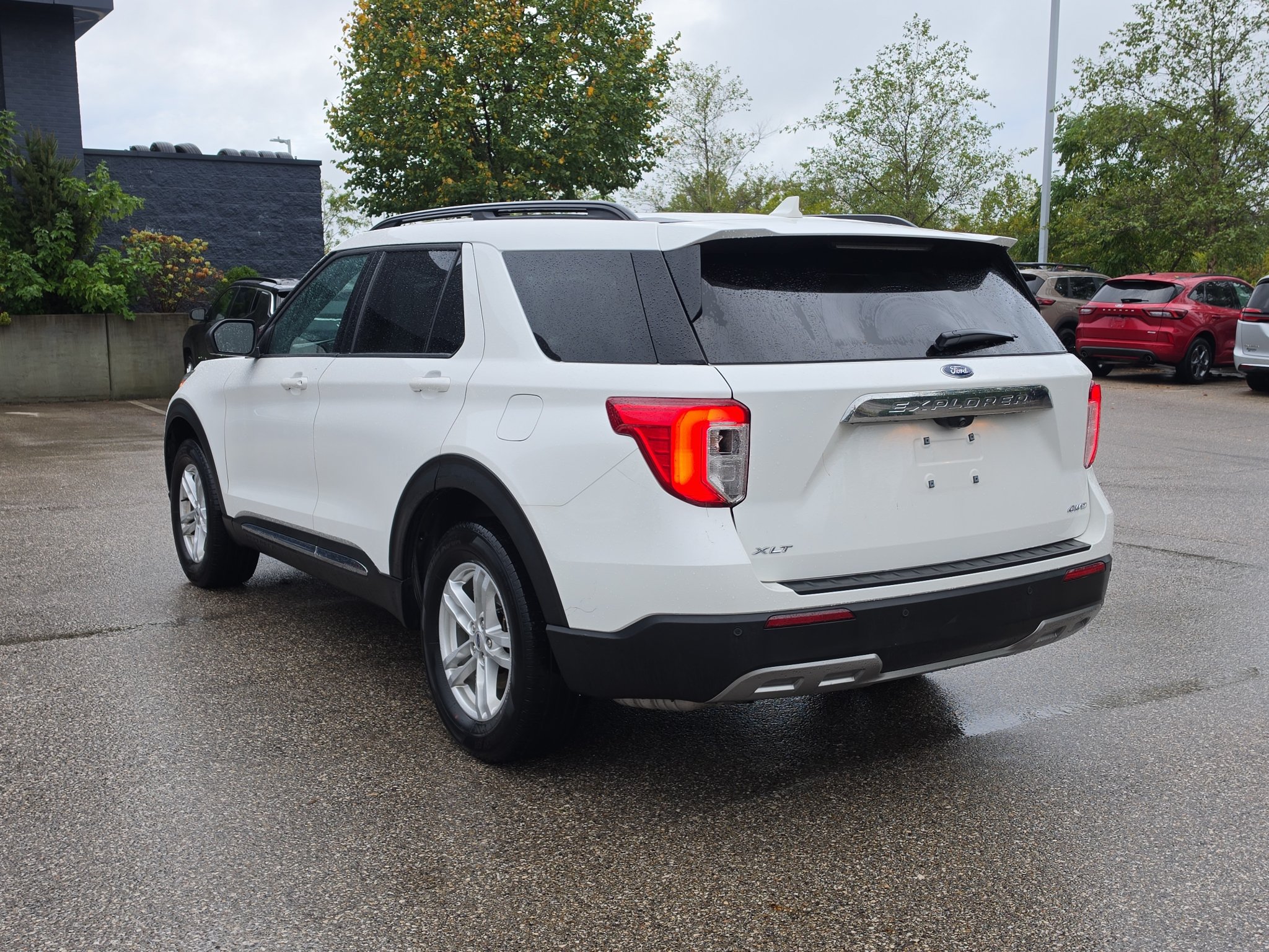Certified 2023 Ford Explorer XLT w/ Equipment Group 202A AWD/4WD image 5