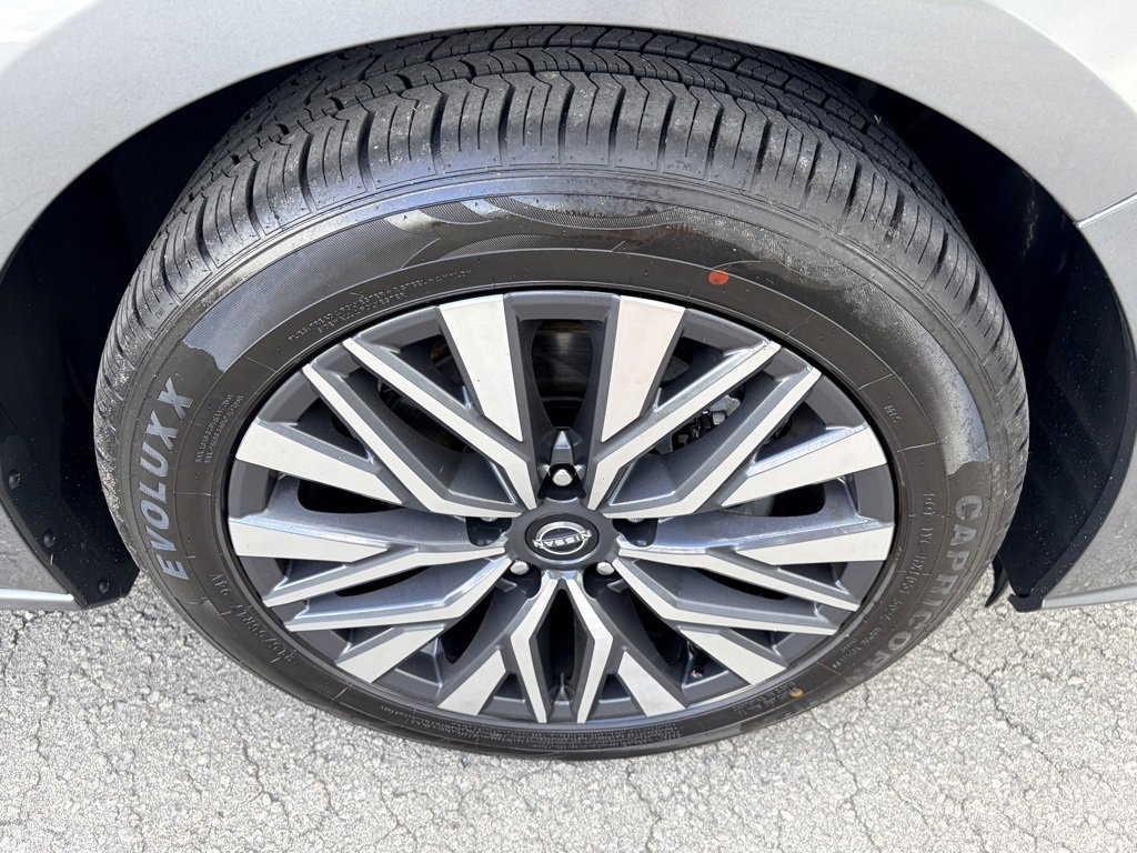 Used 2024 Nissan Altima 2.5 SV image 28