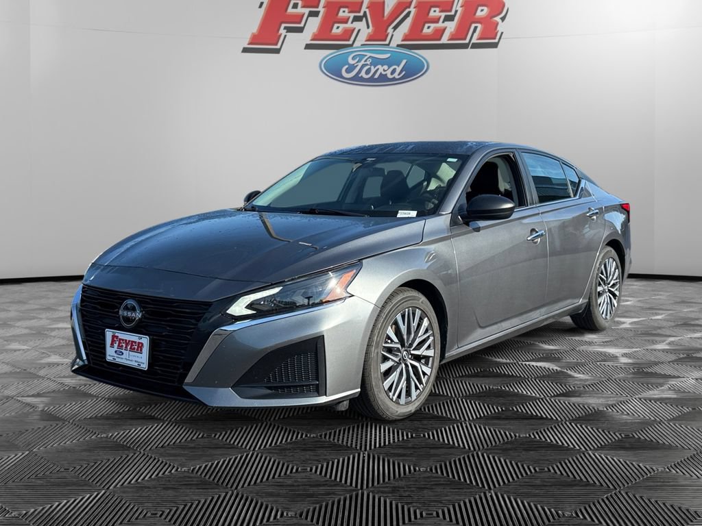 Used 2024 Nissan Altima 2.5 SV FWD video 1