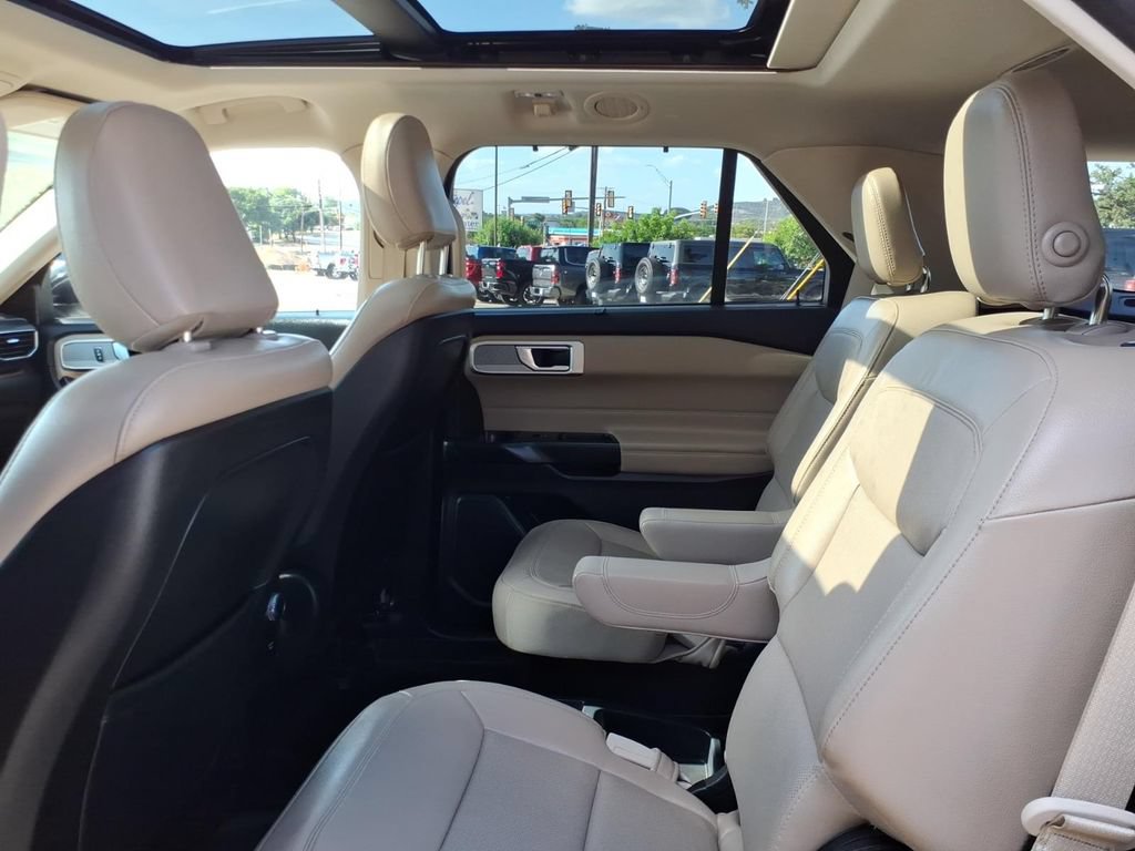 Certified 2020 Ford Explorer Limited RWD image 14