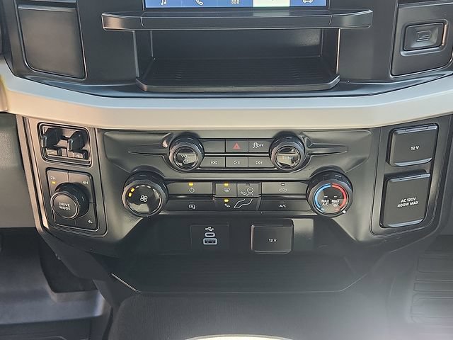 Certified 2025 Ford F350 XLT w/ Snow Plow/Camper Package AWD/4WD image 17