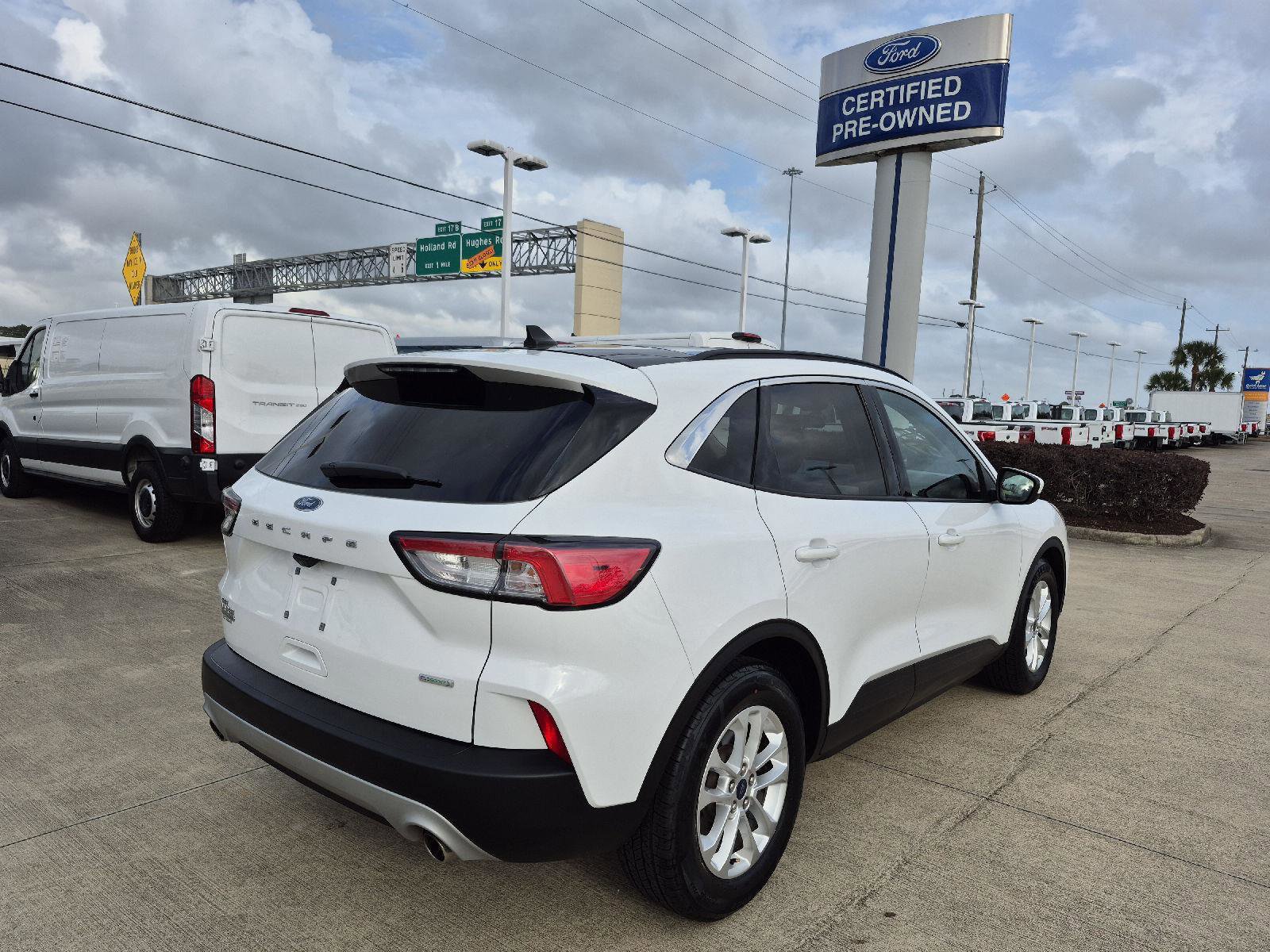 Certified 2020 Ford Escape SE image 4