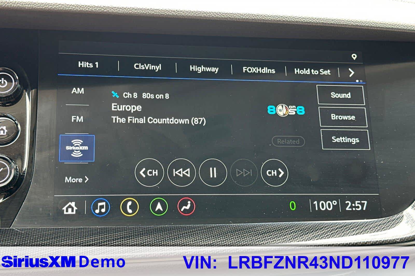Used 2022 Buick Envision Essence w/ Technology Package I FWD image 28