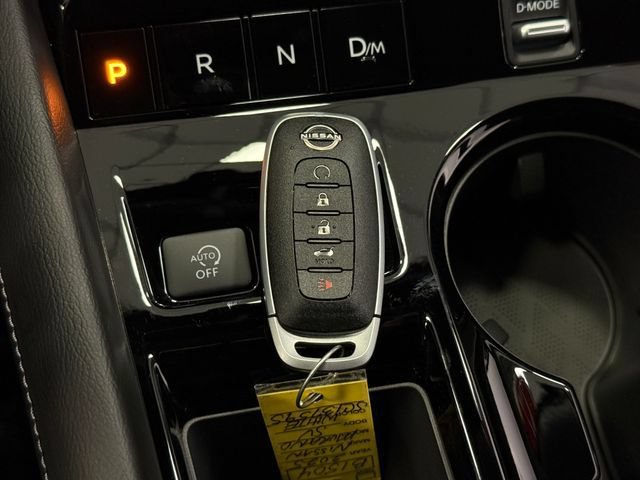 Used 2025 Nissan Murano SV AWD/4WD image 10