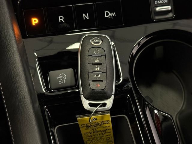 Used 2025 Nissan Murano SV AWD/4WD image 10