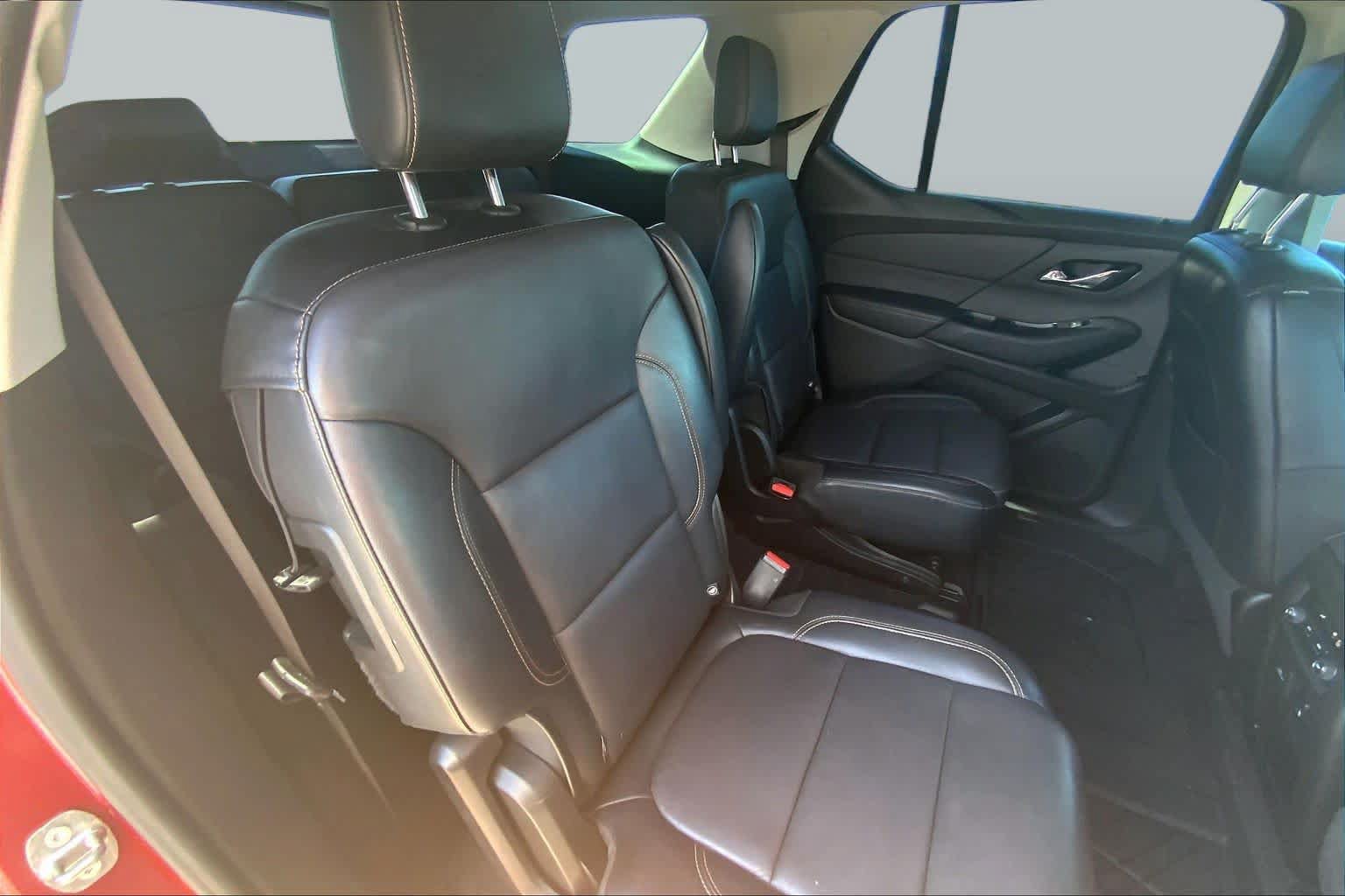 Used 2018 Chevrolet Traverse LT FWD image 20