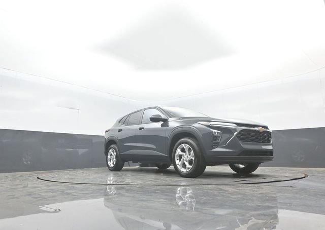 Used 2025 Chevrolet Trax LS w/ LS Convenience Package image 22
