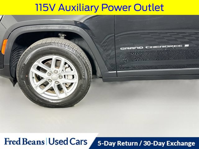 Used 2023 Jeep Grand Cherokee Laredo w/ Luxury Tech Group I AWD/4WD image 37