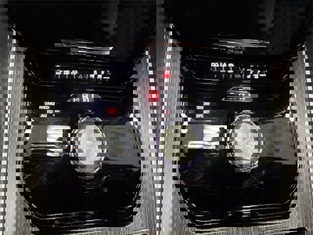 Used 2023 Jeep Wagoneer L Series II image 12