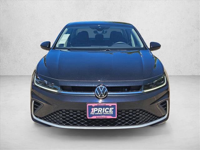 Used 2025 Volkswagen Jetta SE FWD image 8