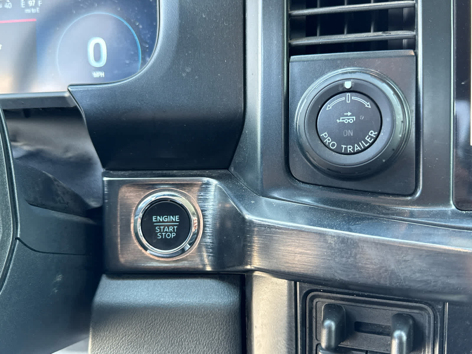 Certified 2025 Ford F350 Lariat w/ Lariat Ultimate Package AWD/4WD image 33