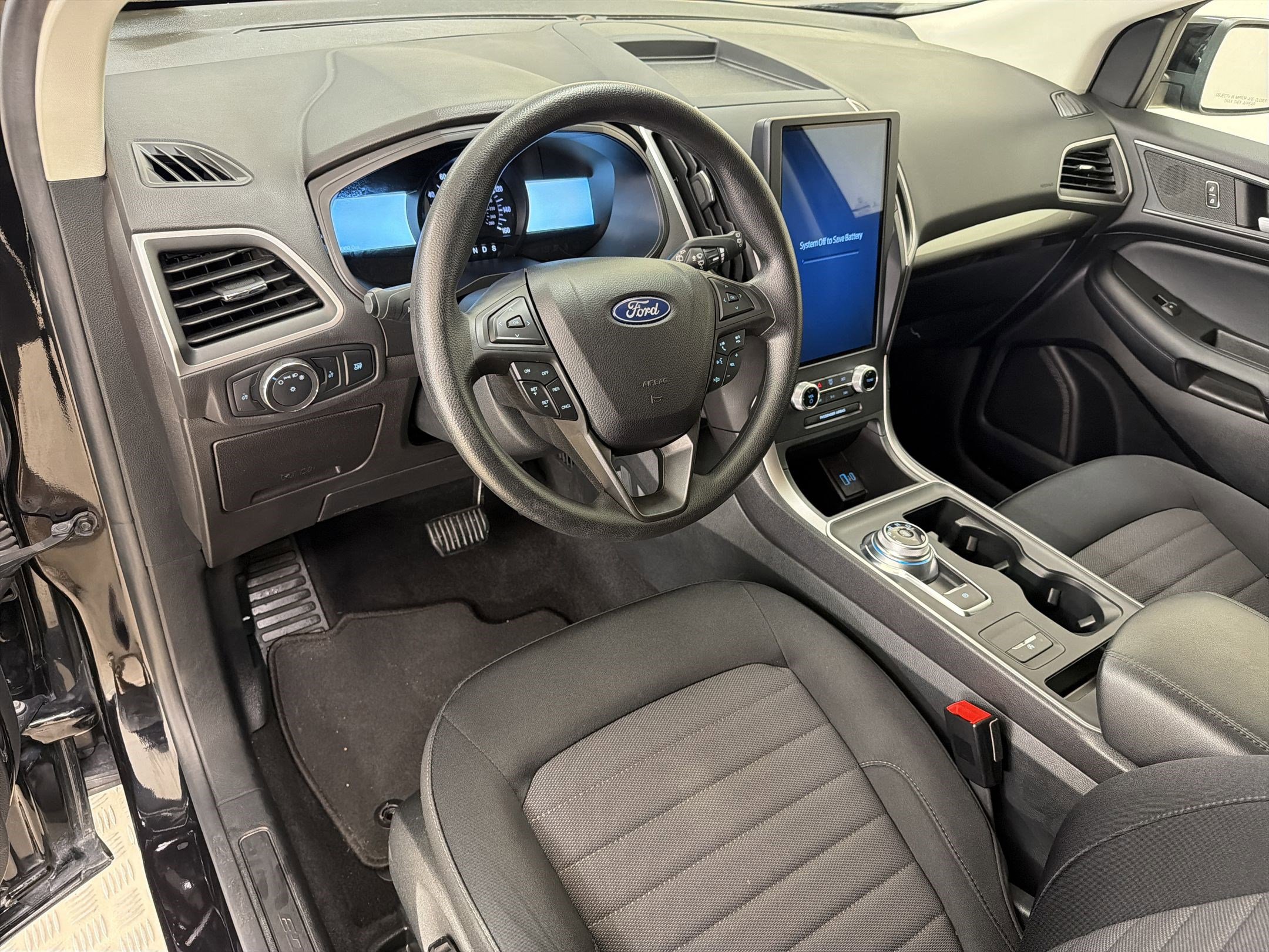 Certified 2022 Ford Edge SE w/ Black Appearance Package AWD/4WD image 4